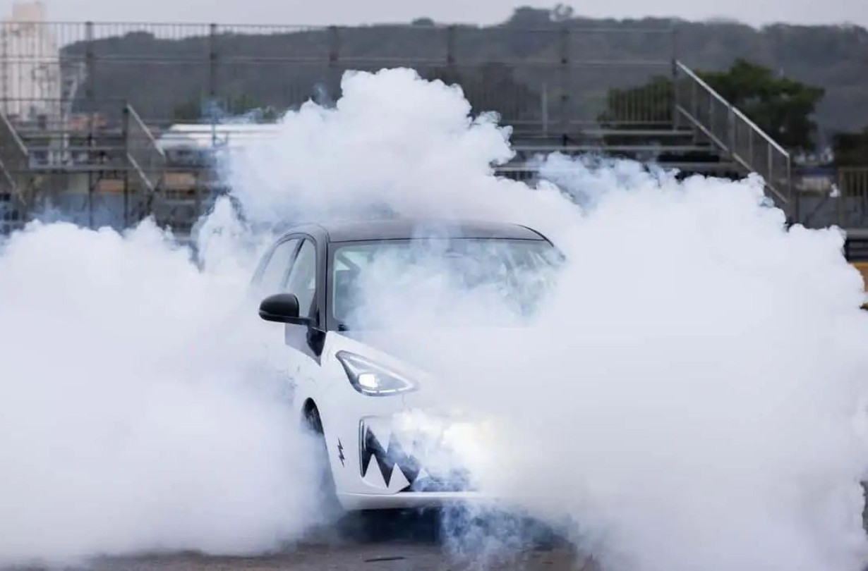 Geely EX2