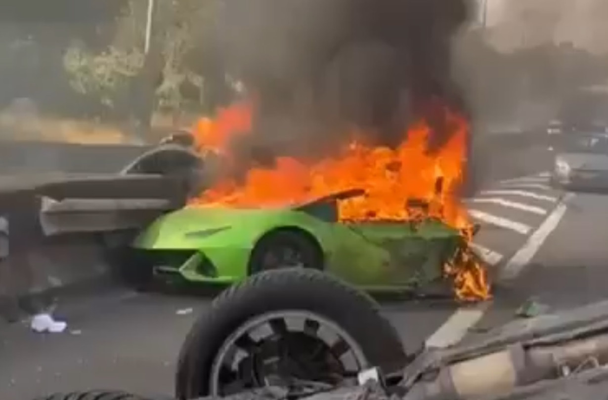 <blockquote class="twitter-tweet"><p lang="fr" dir="ltr">🚨🇫🇷 Un TERRIBLE ACCIDENT s’est produit ce matin sur l’autoroute A3, près de Paris.<br><br>Une Lamborghini a été coupée en deux sous la violence du choc avant de prendre feu. L’accident est mortel.<br><br>L’autoroute A3 a été fermée à la circulation. <a href="https://t.co/HWMKgwuDHV">pic.twitter.com/HWMKgwuDHV</a></p>&mdash; Cpasdeslol (@cpasdeslol_X) <a href="https://x.com/cpasdeslol_X/status/2096232345661522311?ref_src=twsrc%5Etfw">September 5, 20