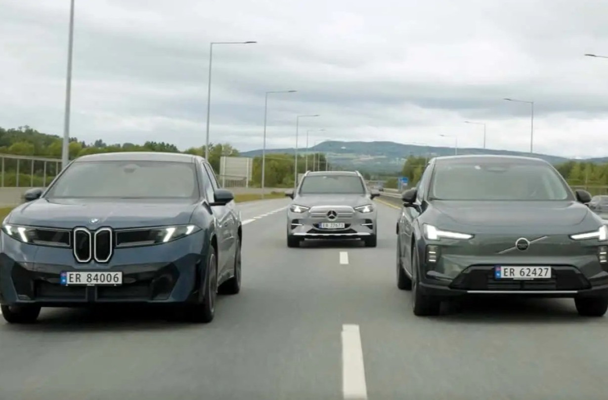 BMW iX3