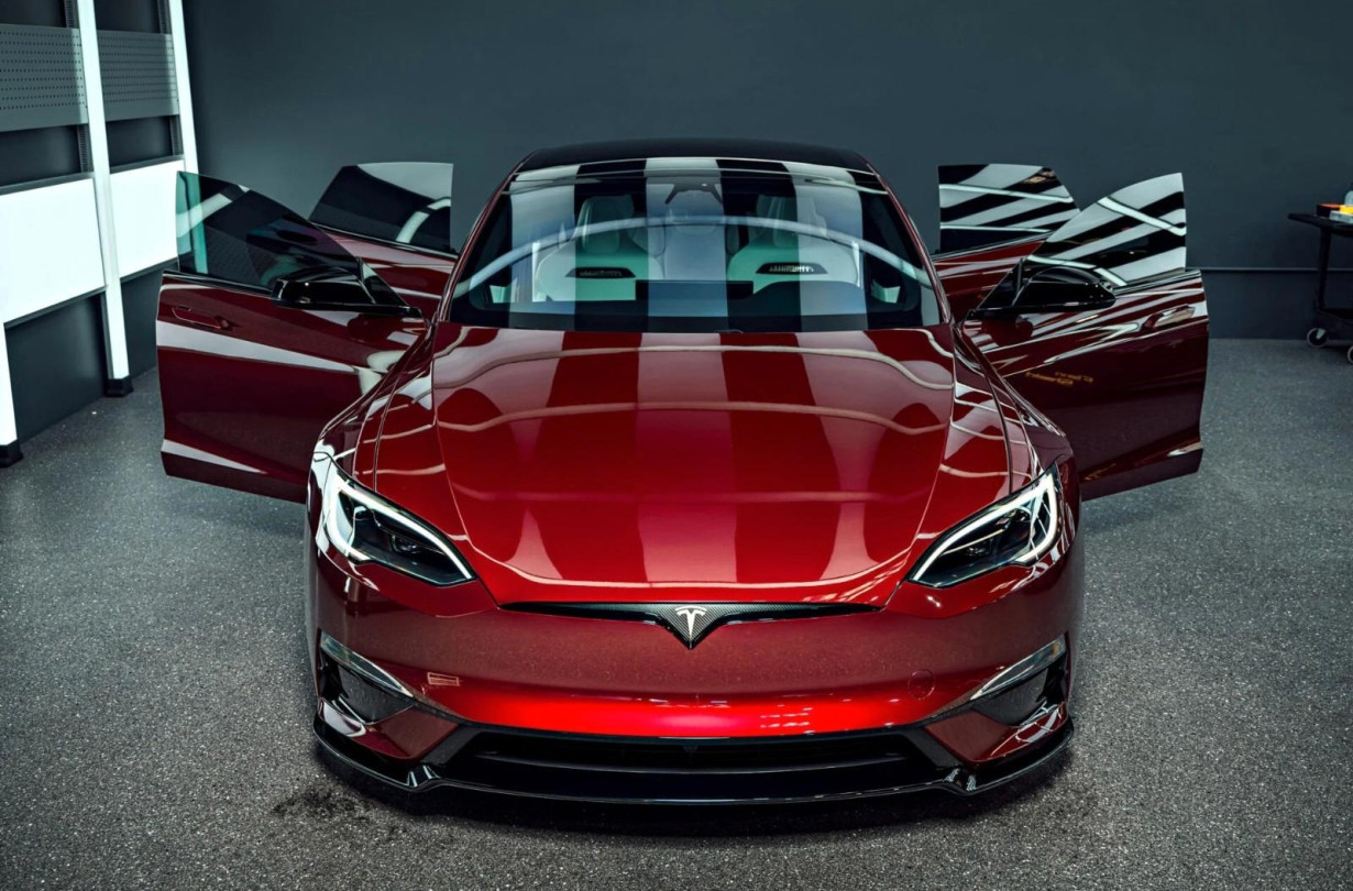 Model S Plaid