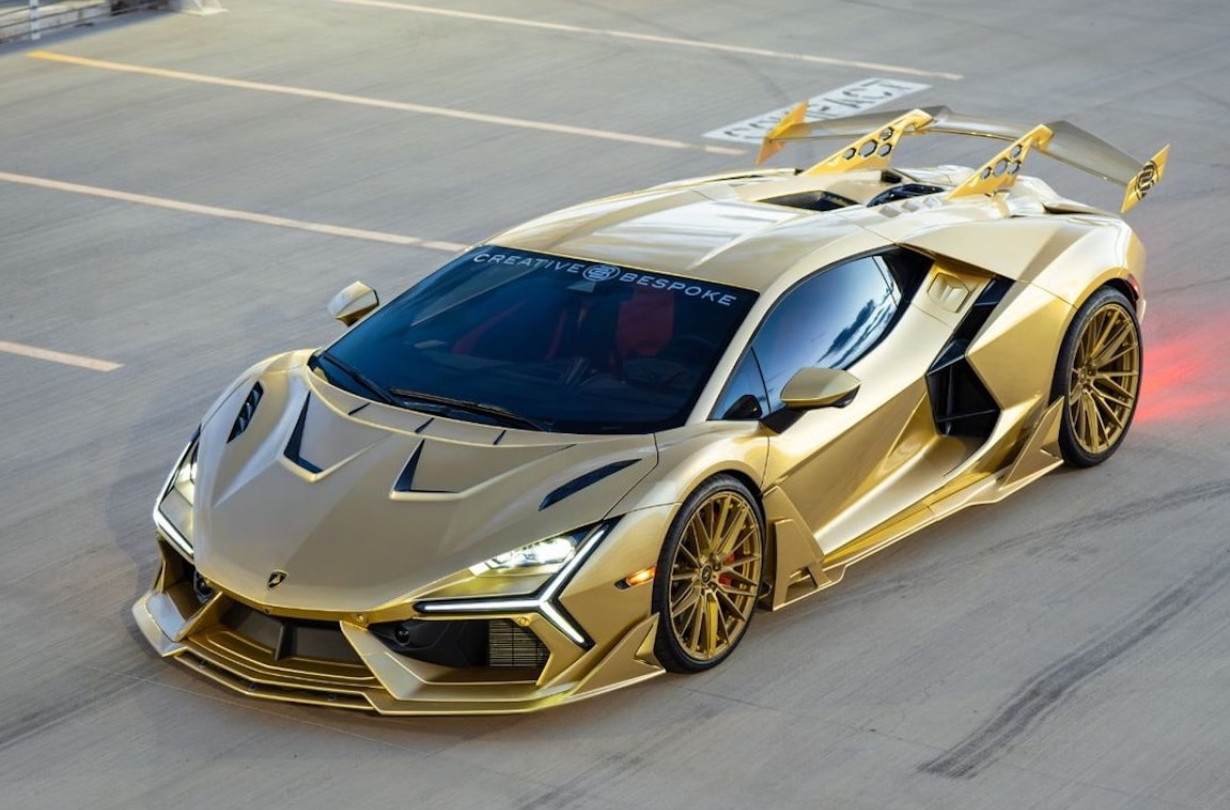 Lamborghini Revuelto