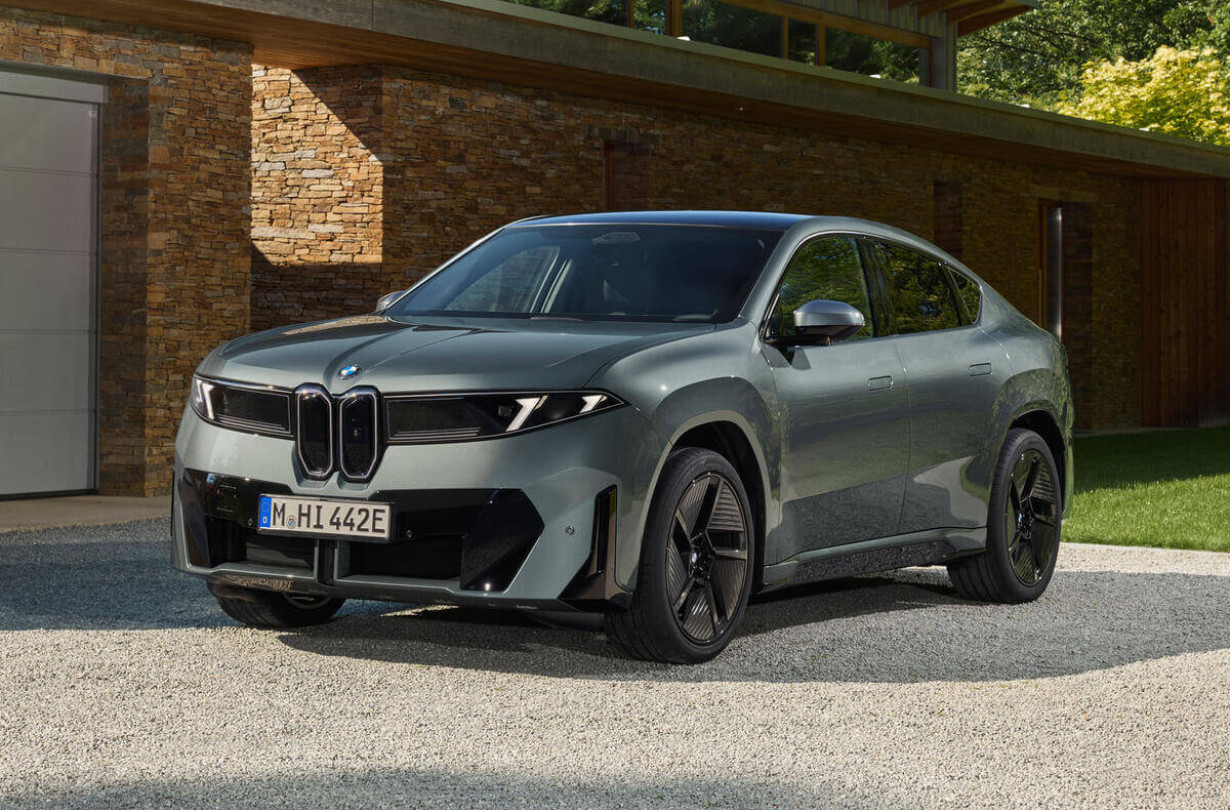 BMW iX4