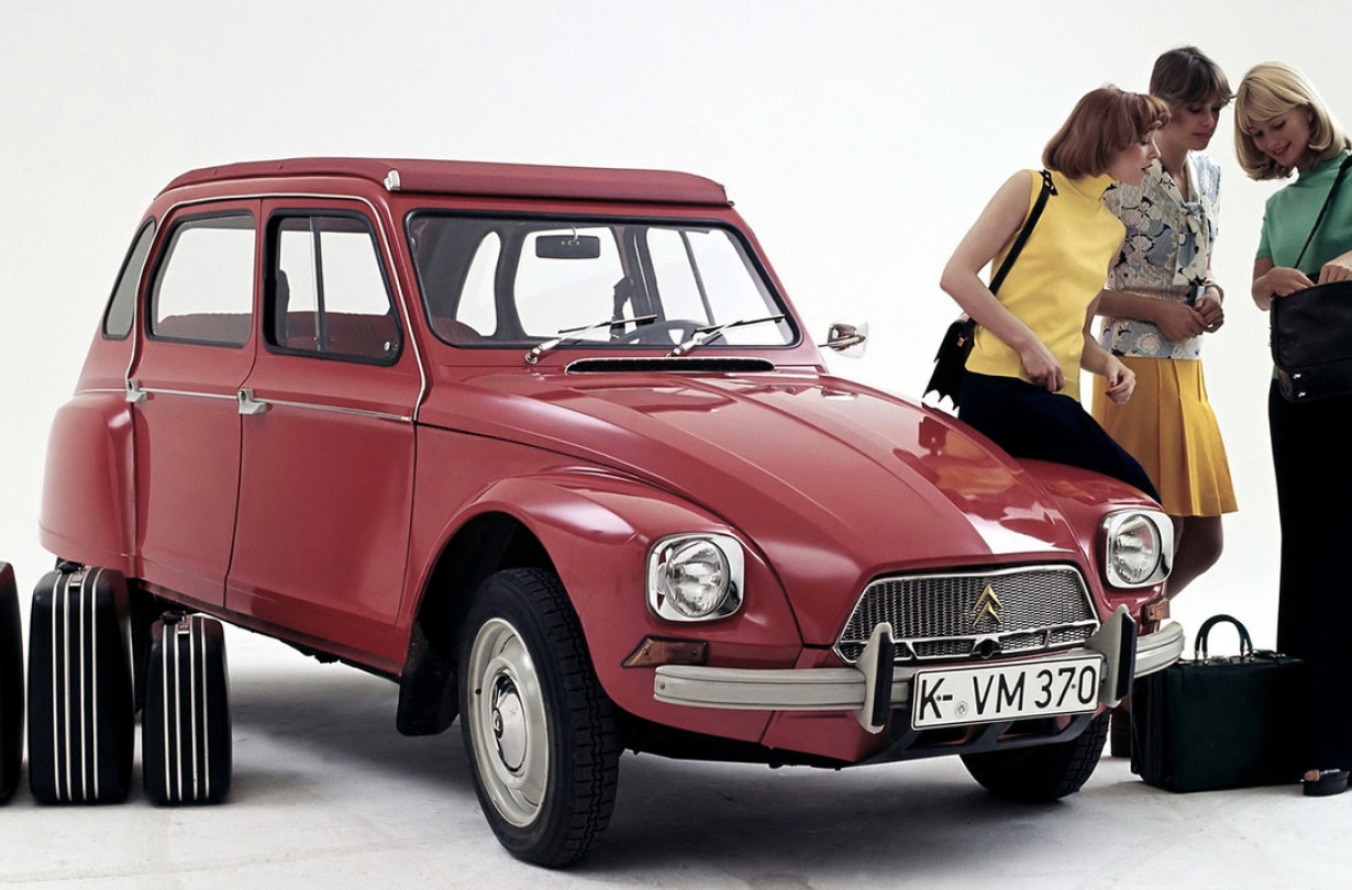 Προορισμένο να αντικαταστήσει το 2CV, το Dyane παρέμεινε στο περιθώριο. Χωρίς χάρη, αλλά ούτε και καθορισμένο ρόλο μέσα στην γκάμα, δεν θα έκανε ποτέ την καρδιά των πιστών της Citroën να χτυπήσει δυνατά.