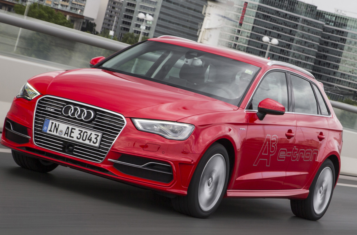 Audi A3 Sportback e-tron, test drive, frontal view, on the move