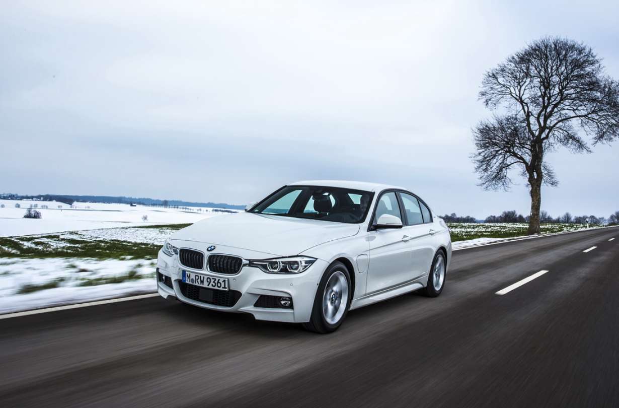 BMW 330e