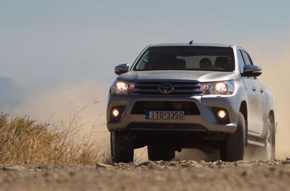 Toyota Hilux Double Cab 2.4 150 PS