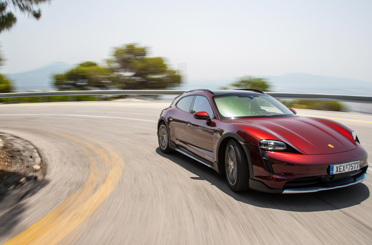 Test drive: Porsche Taycan 4 Cross Turismo, Photo credits DRIVE Media Group/Thanassis Koutsogiannis Test drive: Porsche Taycan 4 Cross Turismo, Photo credits DRIVE Media Group/Thanassis Koutsogiannis