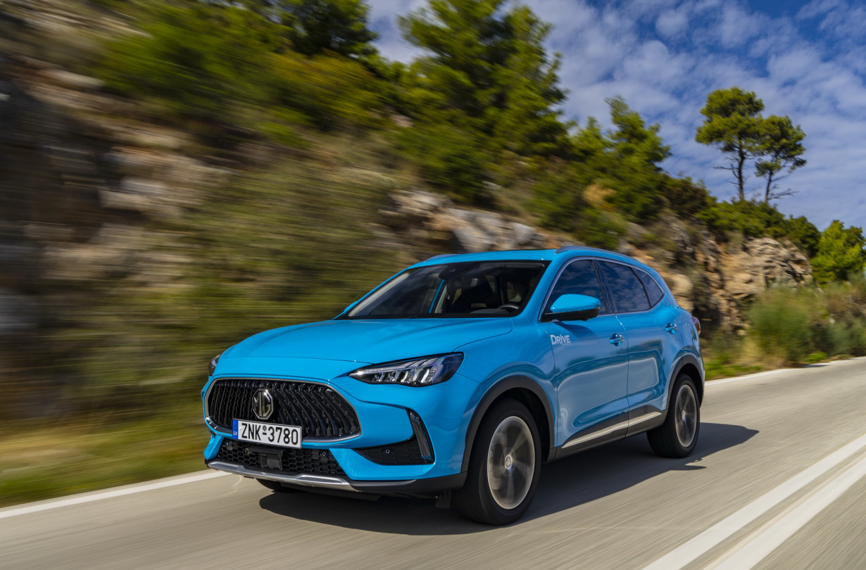 Με χαμηλή τιμή, άνεση, πλήρη εξοπλισμό και 7ετή εγγύηση, μπορείς να κάνεις τα στραβά μάτια στα μικρά ελαττώματα του MG HS Test drive: MG HS 1.5 TGI DCT, Photo © DRIVE Media Group/Thanassis Koutsogiannis