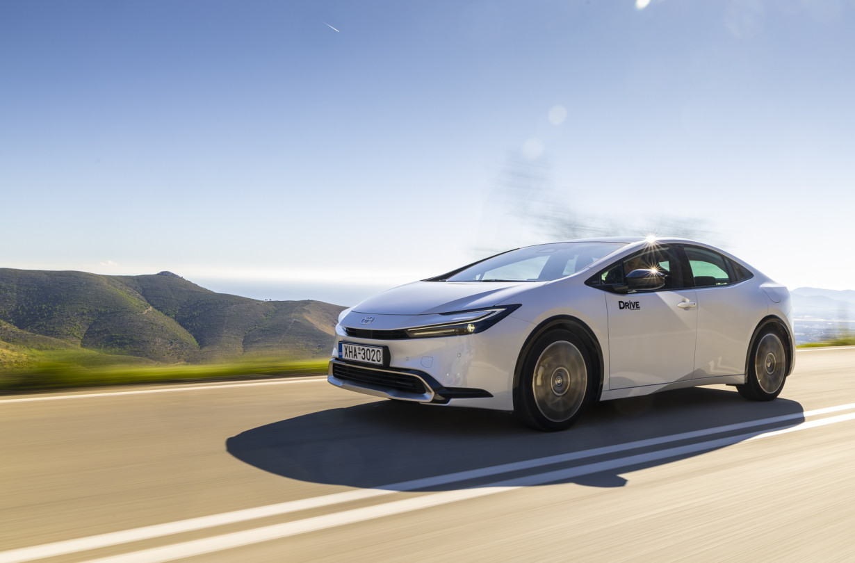 Με πάνω από 60 km πραγματικής ηλεκτρικής αυτονομίας, το νέο Toyota Prius βρίσκεται πολύ κοντά στα 72 km που ανακοινώνει η Toyota. Test drive: Toyota Prius Plug-in Hybrid, Photo © DRIVE Media Group/Thanassis Koutsogiannis