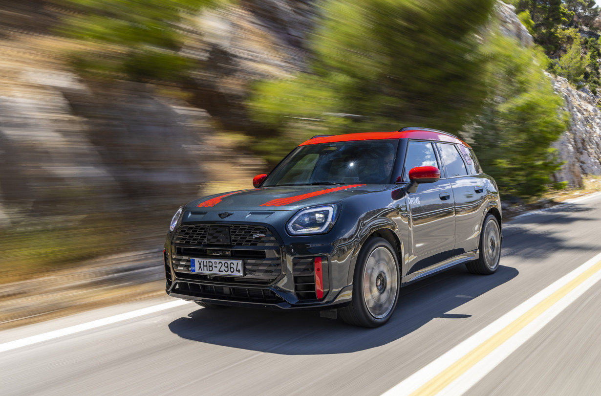Αν αναρωτιέσαι πόσο κοστίζει το νέο MINI JCW Countryman ALL4, τότε δεν ανήκεις στο δυνητικό αγοραστικό κοινό του! Test drive: MΙΝΙ JCW Countryman ALL4, Photo © DRIVE Media Group/Thanassis Koutsogiannis