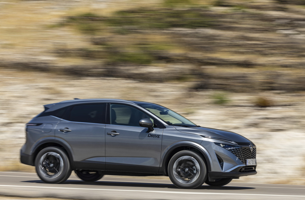 Το Nissan Qashqai αναγορεύεται στο πρώτο αυτοκίνητο με δύο φωνητικούς βοηθούς: Και της Google και της Amazon! Nissan Qashqai 1.3 DiG-T Hybrid 140 PS, Photo © DRIVE Media Group/Thanassis Koutsogiannis