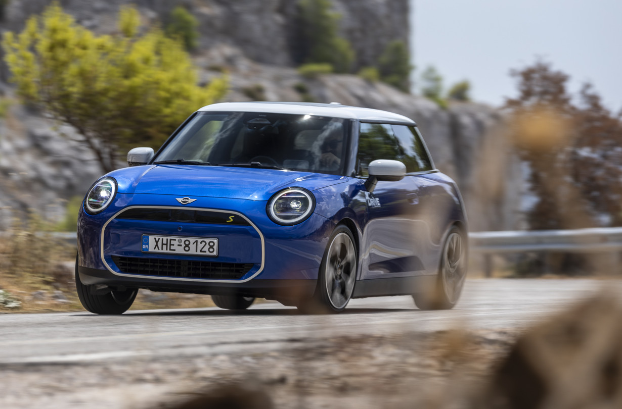 Το νέο MINI Cooper SE συνδυάζει το εμβληματικό στιλ της MINI με σύγχρονες τεχνολογίες και αξιοσημείωτη απόδοση σε ανταγωνιστική τιμή Test drive: MINI Cooper SE, Photo © DRIVE Media Group/Thanassis Koutsogiannis