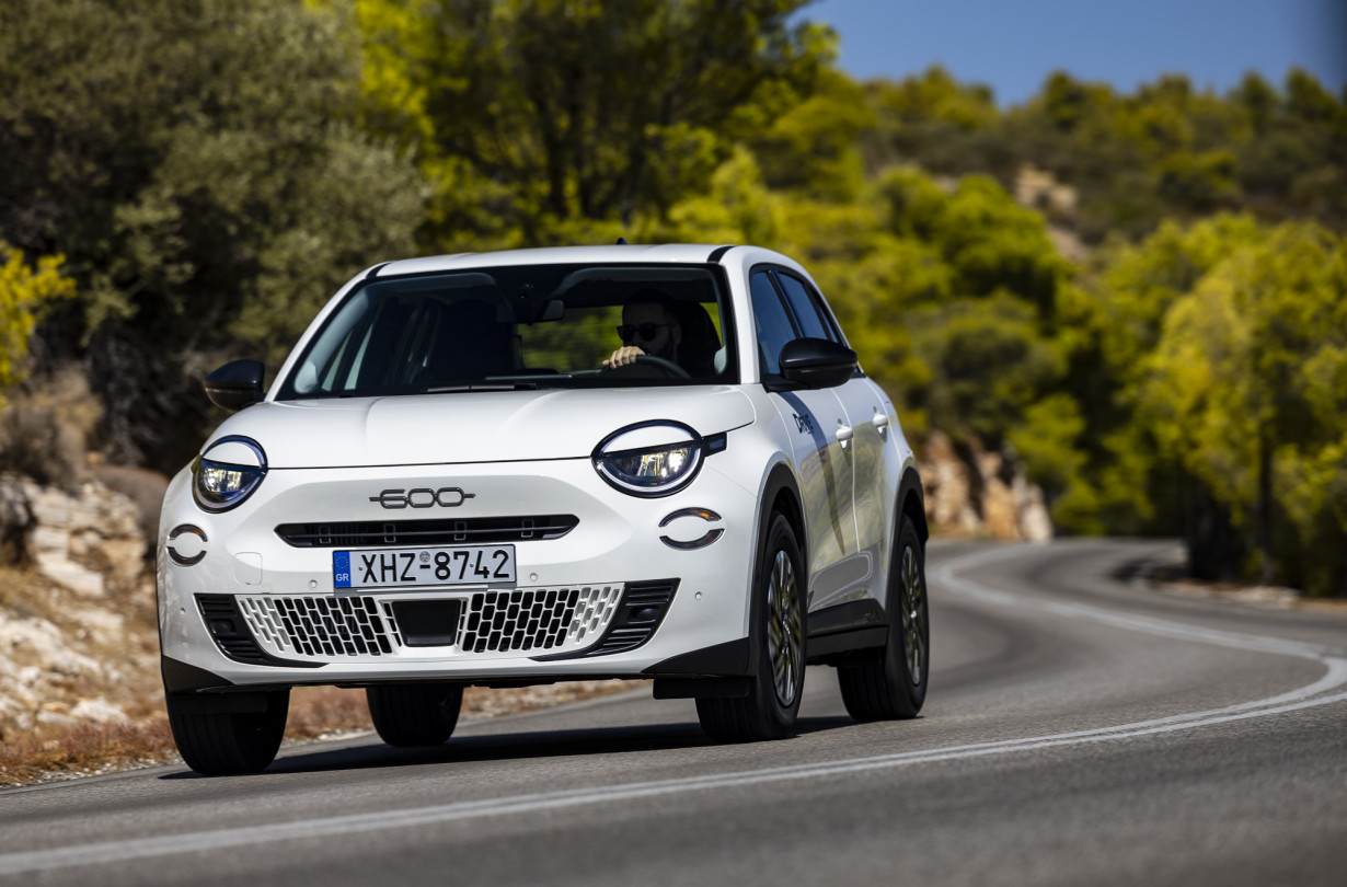 Test drive: FIAT 600 1.2 Hybrid 100 CV DCT , Photo © DRIVE Media Group/Thanassis Koutsogiannis