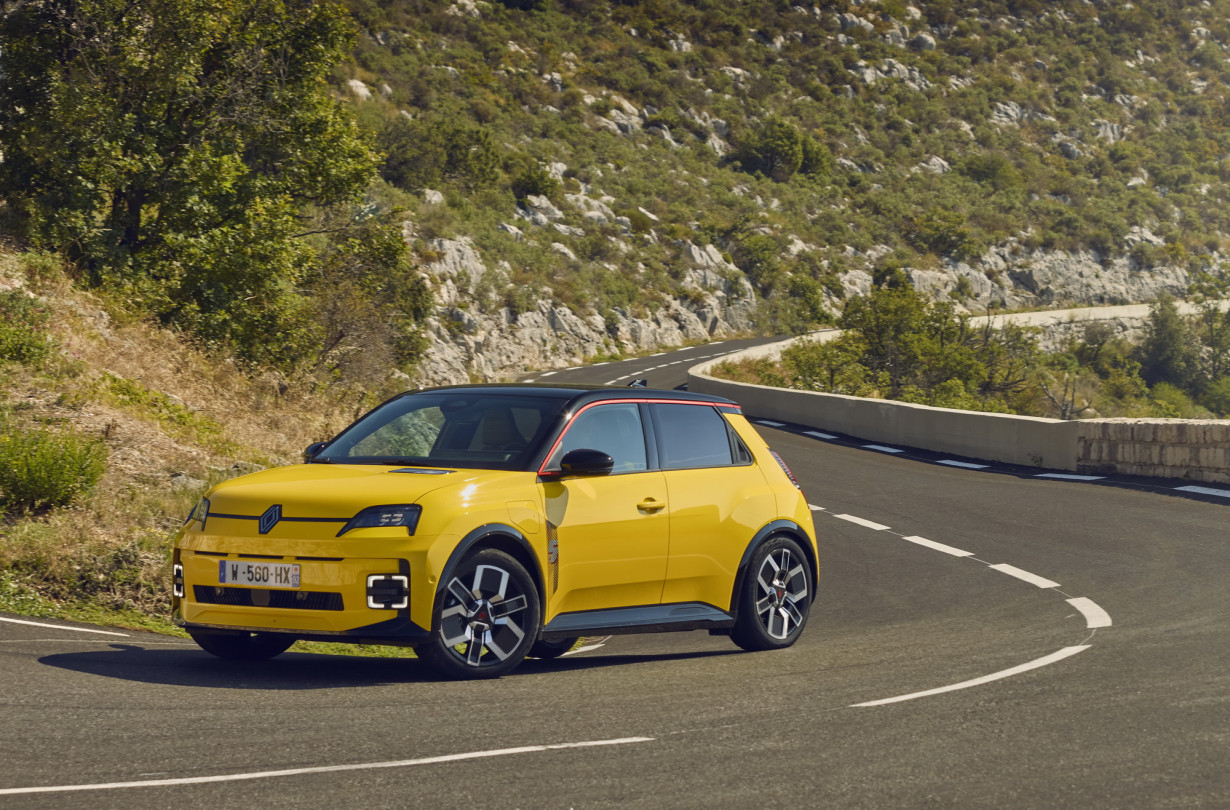 Το Renault 5 E-Tech διαθέτει τα πάντα για να γίνει εμπορική επιτυχία, εκτός ίσως από ένα υβριδικό μοτέρ! Αποστολή στη Νίκαια, Renault 5 E-Tech Electric, Photo Yannick Brossard/DPPI