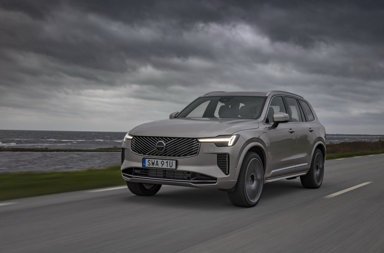 Το Volvo XC90 παραμένει ένα premium SUV αλλιώτικο από τα άλλα. Σε ατμόσφαιρα και φιλοσοφία Test drive: Volvo XC90 T8 AWD @ Danmark-Sweden, Photo © Volvo Cars