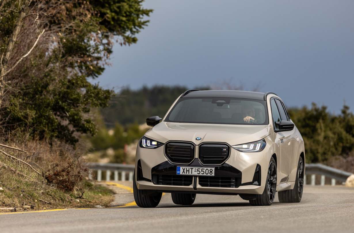 Η νέα BMW X3 M50 xDrive προσφέρει συναρπαστικό συνδυασμό επιδόσεων, τεχνολογίας και επιβλητικής εμφάνισης. BMW X3 M50 xDrive