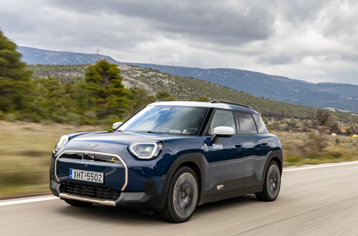 Test drive: MINI Aceman SE, Photo © DRIVE Media Group/Thanassis Koutsogiannis