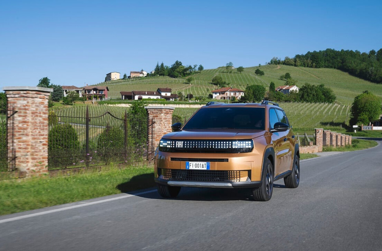 Το FIAT Grande Panda Hybrid με όπλα την εμφάνιση και την καθημερινή ευελιξία στοχεύει απευθείας την κορυφή της κατηγορίας Test Drive FIAT Grande Panda Hybrid @ Italy, Photo © FIAT