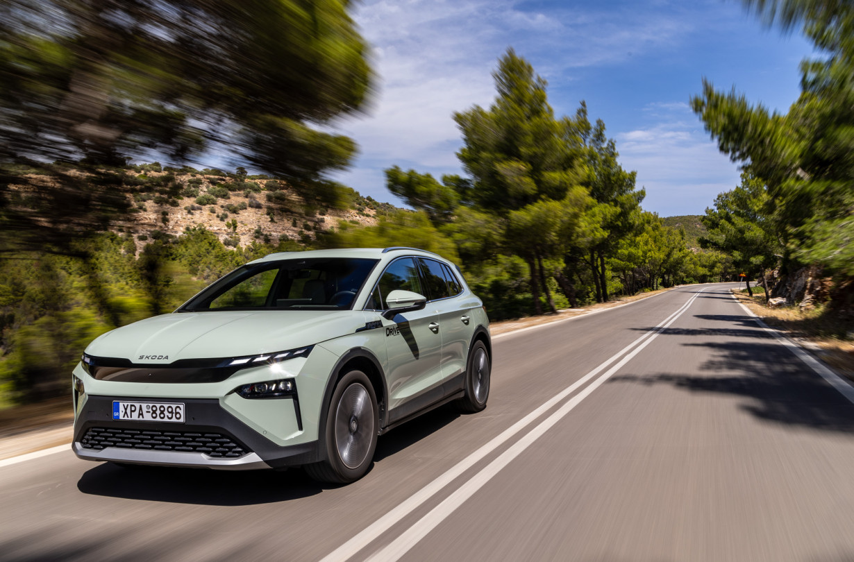 To Škoda Elroq κάνει αυτό που ξέρουν καλά οι Τσέχοι. Να συνδυάζει τον ρεαλισμό με την ευχαρίστηση στην οδήγηση, με ισορροπημένα μοντέλα που χωρίς να υπερέχουν σε κάποιον τομέα, είναι απολαυστικά στην καθημερινότητα. Test drive: Škoda Elroq, Photo © DRIVE Media Group/Thanassis Koutsogiannis