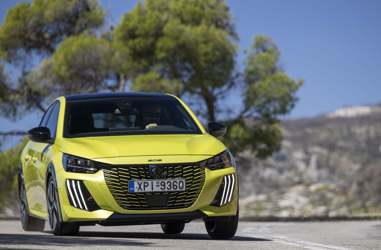 Peugeot 208 Hybrid 145 e-DCS6