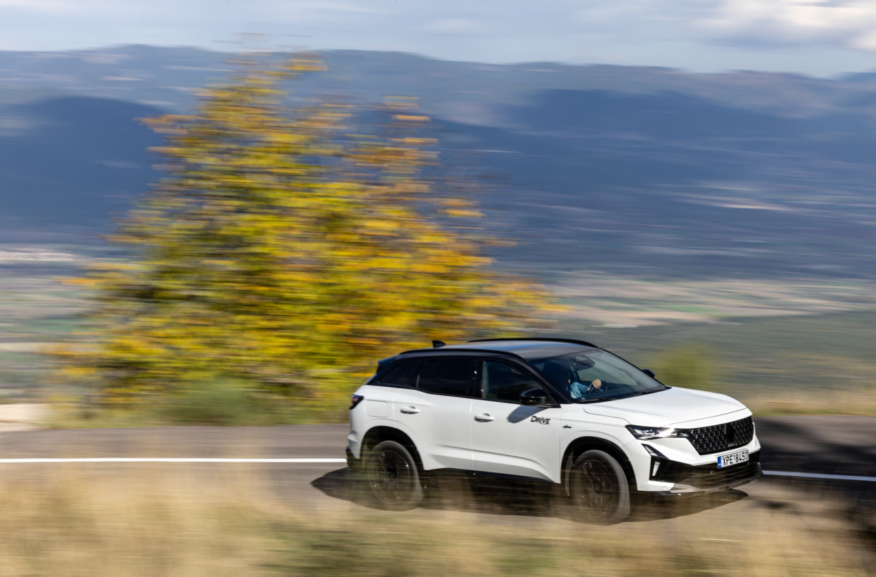 Το ανανεωμένο Renault Austral E-Tech 200 φιγουράρει ως μία από τις πιο ολοκληρωμένες, ελκυστικές και ανταγωνιστικές τιμολογιακά προτάσεις στην κατηγορία των υβριδικών C-SUV. Test drive: Renault Austral full hybrid E-Tech 200 MY2025, Photo © DRIVE Media Group/Thanassis Koutsogiannis