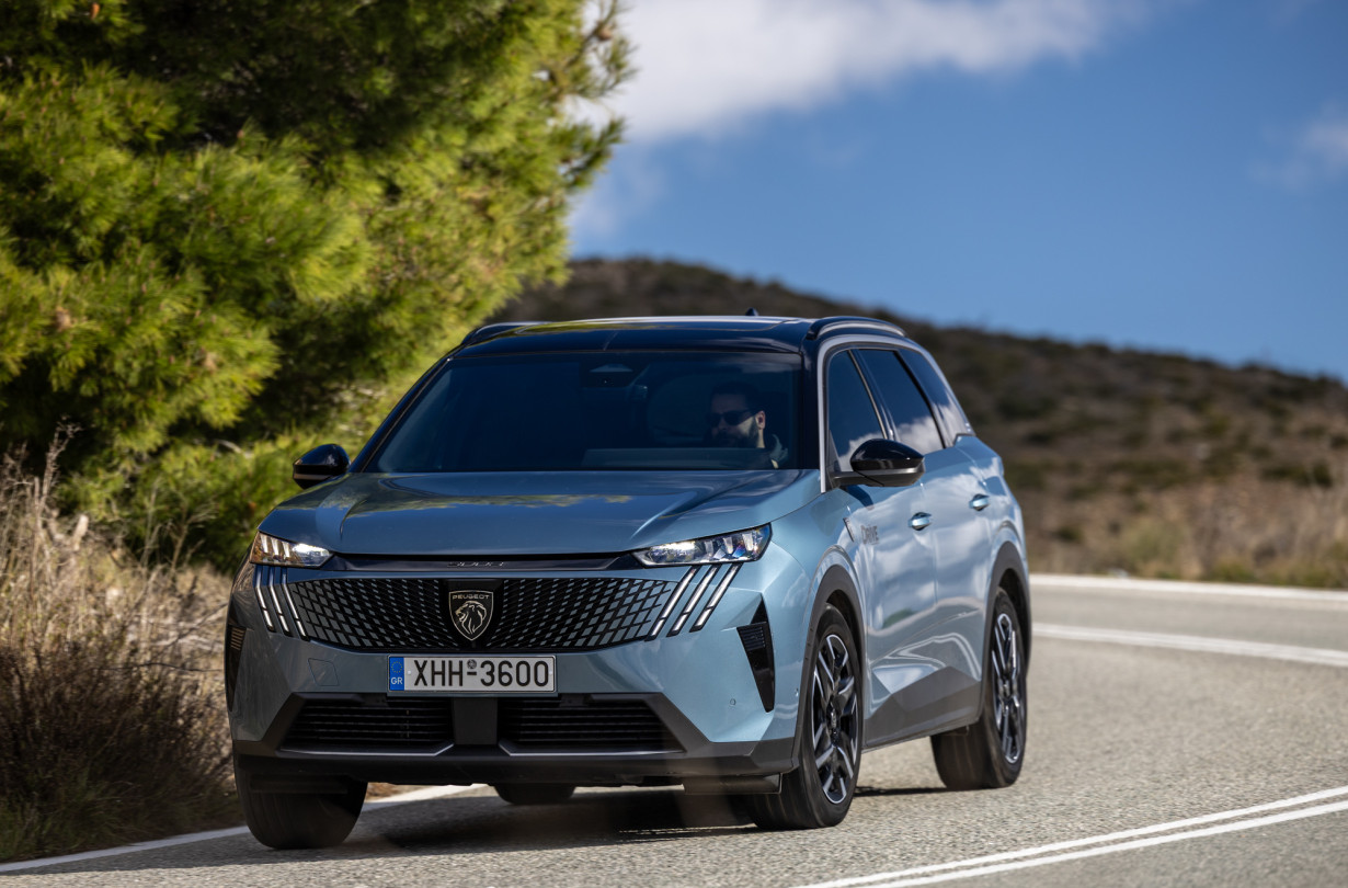 Test drive: Peugeot 5008 Hybrid 145 e-DCS6, Photo © DRIVE Media Group/Thanasis Koutsogiannis
