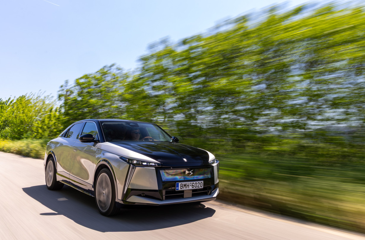 Test drive: DS N°8 Long Range AWD, Photo © DRIVE Media Group/Thanassis Koutsogiannis