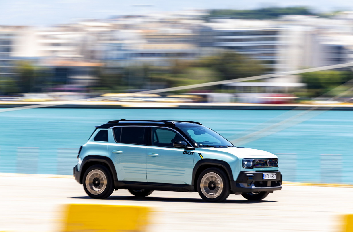 Test drive: Renault 4 E-Tech, Photo © DRIVE Media Group/Thanassis Koutsogiannis