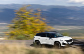 Το ανανεωμένο Renault Austral E-Tech 200 φιγουράρει ως μία από τις πιο ολοκληρωμένες, ελκυστικές και ανταγωνιστικές τιμολογιακά προτάσεις στην κατηγορία των υβριδικών C-SUV. Test drive: Renault Austral full hybrid E-Tech 200 MY2025, Photo © DRIVE Media Group/Thanassis Koutsogiannis
