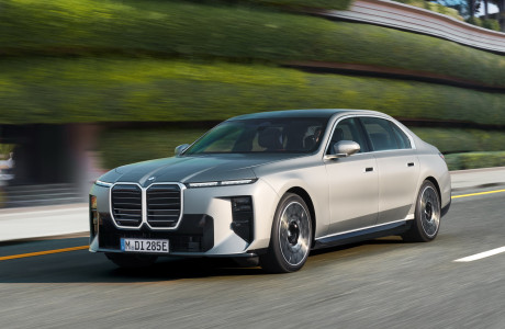 BMW 7 Series: το πιο ακραίο facelift που έγινε ποτέ στη ναυαρχίδα της [video]