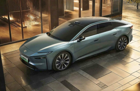 Toyota bZ7: Ηλεκτρική λιμουζίνα με έως 700 km αυτονομία σε τιμή Duster