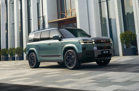 BYD Ti7: Νέο 7θέσιο plug-in hybrid SUV απέναντι σε Defender και Land Cruiser