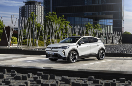 Renault: νέα χαμηλότερη τιμή για Captur και Austral - Δείτε πού έπεσαν τα full hybrid