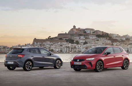 SEAT: Ibiza και Arona γίνονται υβριδικά στα 10 τους χρόνια!