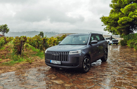 Νέο SUV με 224 άλογα στην Ελλάδα - Και τιμή €26.200