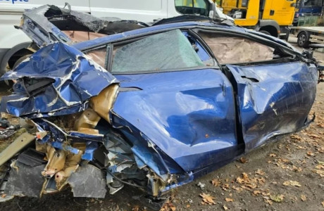 Έσκασε λάστιχο με 286 km/h - Το Model S έγινε κομμάτια [video]
