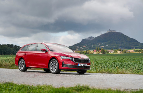Νέο Škoda Octavia full hybrid έως 170 PS, χωρίς πρίζα