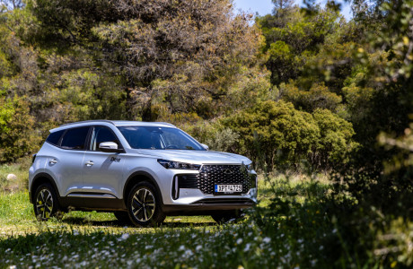Test drive: Chery Tiggo 4 CHS - Υβριδική τεχνολογία για όλους [video]