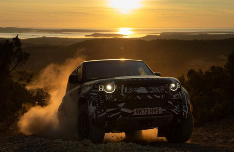 Πλησιάζει η αποκάλυψη του Land Rover Defender OCTA [video]