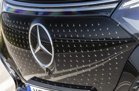 Mercedes-Benz και Ford το ξανασκέφτονται για τα ηλεκτρικά