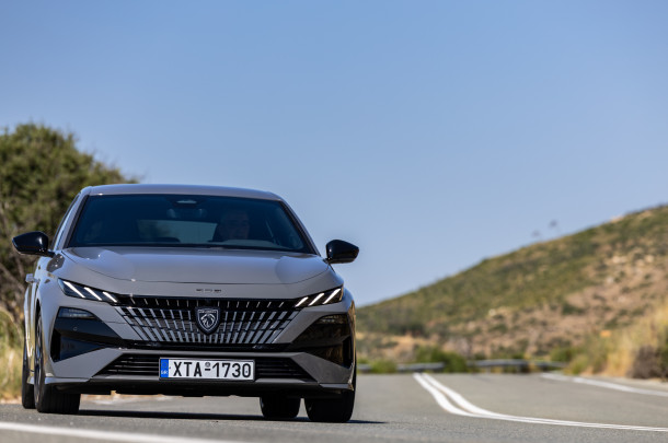 Peugeot 308 Plug-in Hybrid 195 e-DCS7