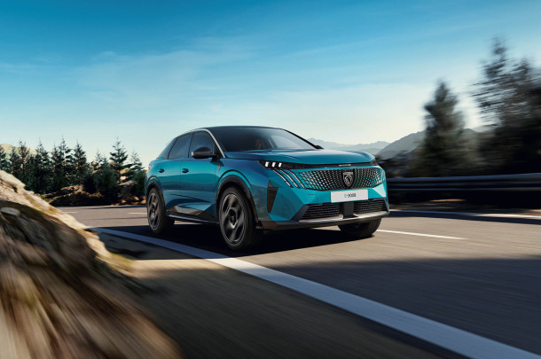 Peugeot Ε-3008 Dual Motor AWD 325