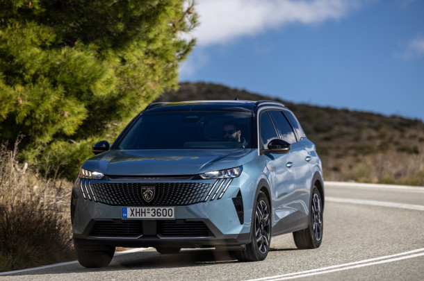 Test drive: Peugeot 5008 Hybrid 145 e-DCS6, Photo © DRIVE Media Group/Thanasis Koutsogiannis