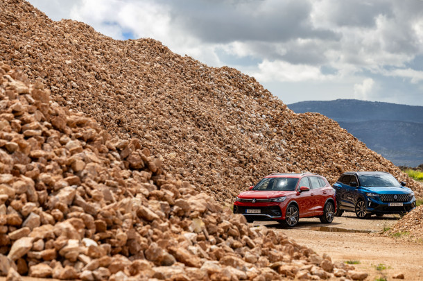 Test drive: Renault Austral Hybrid 160 vs Volkswagen Tiguan eTSI 150, Photo © DRIVE Media Group/Thanasis Koutsogiannis