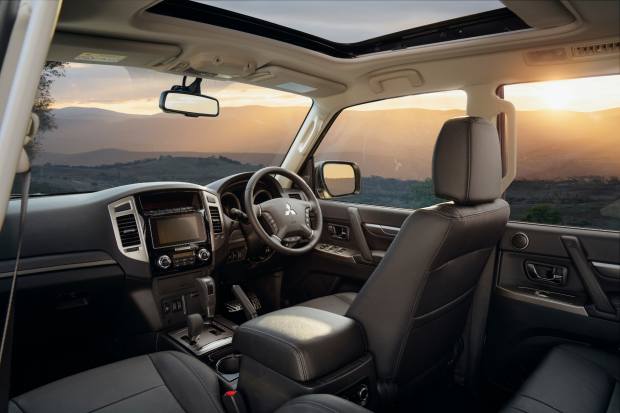 Mitsubishi pajero 3 салон