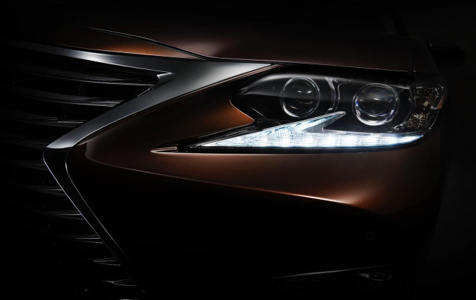 Lexus ES 2016 teaser picture