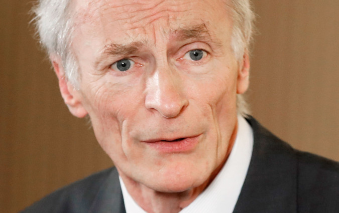 Ο πρόεδρος του Groupe Renault, Jean-Dominique Senard, μπορεί να είναι υπέρμαχος της συγχώνευσης της Renault με την FCA, αλλά βρίσκεται εν μέσω ενός διμέτωπου αγώνα. Από τη μία με το γαλλικό κράτος και από την άλλη με τη Nissan.