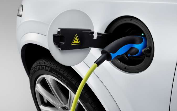 Volvo XC90 charging