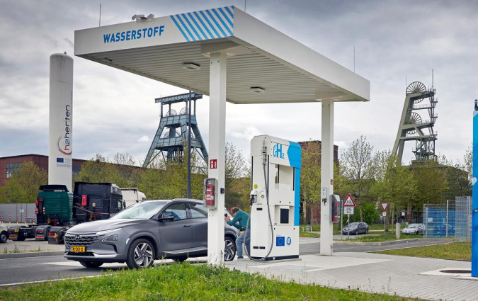 Hydrogen car station