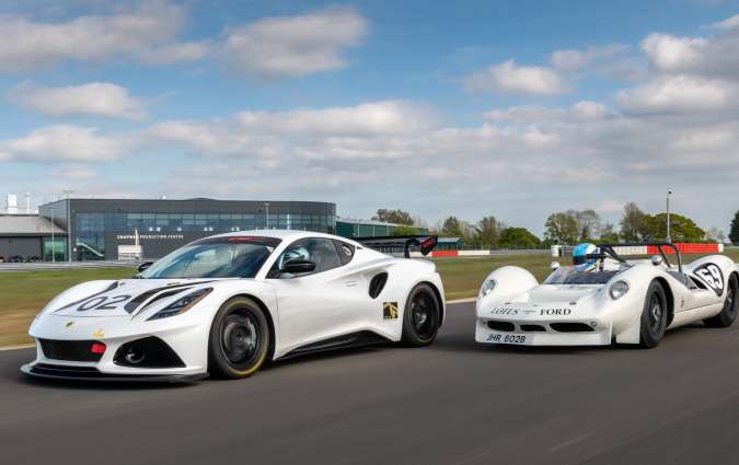 Lotus Emira GT4 & Lotus Type 30 @ Hethel Circuit Lotus Emira GT4